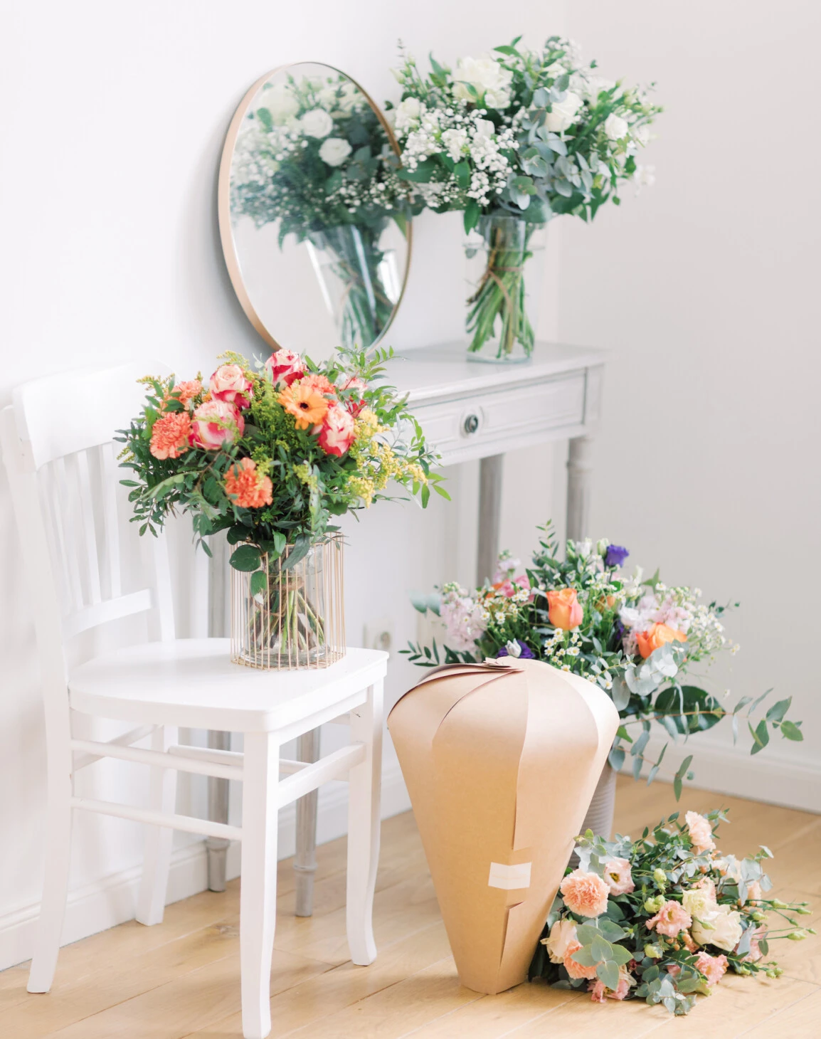 4 bouquets de fleurs Aquarelle fraîchement coupées dans un appartement blanc à 5300 Coutisse (Namur)